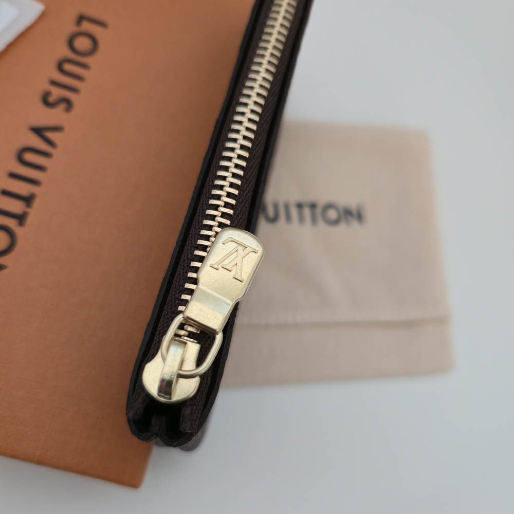 Louis Vuitton Damier Ebene Key Pouch - Picture 4 of 6